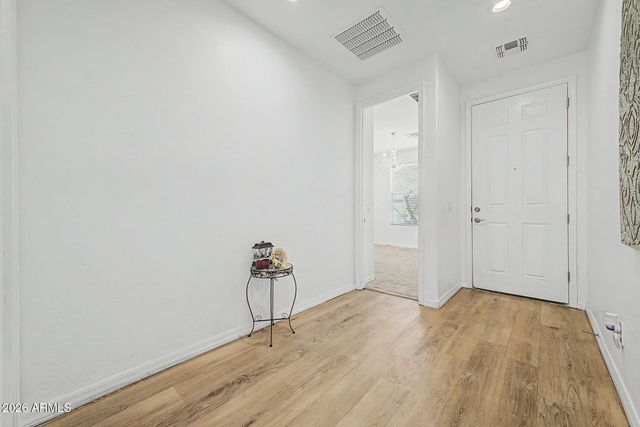 7521 W SUPERIOR Avenue, Phoenix, AZ 85043