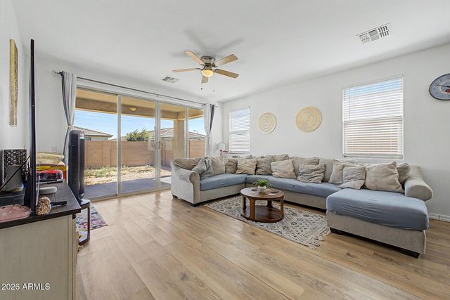 7521 W SUPERIOR Avenue, Phoenix, AZ 85043