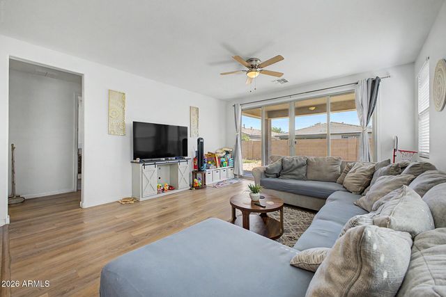 7521 W SUPERIOR Avenue, Phoenix, AZ 85043