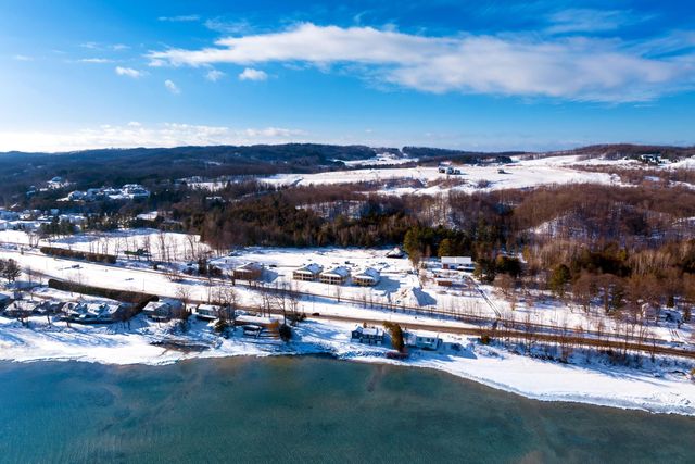 766 N Waypoint Circle, Suttons Bay Twp, MI 49682