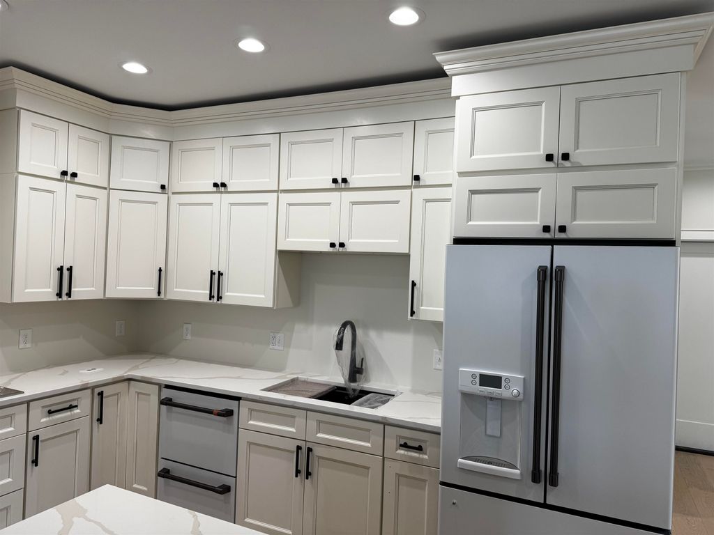 766 N Waypoint Circle, Suttons Bay Twp, MI 49682