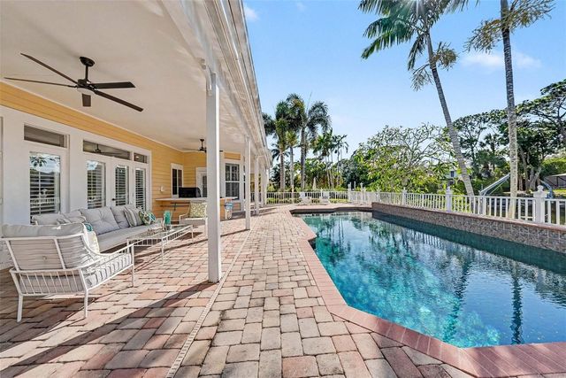 833 MARCO DRIVE NE, St Petersburg, FL 33702
