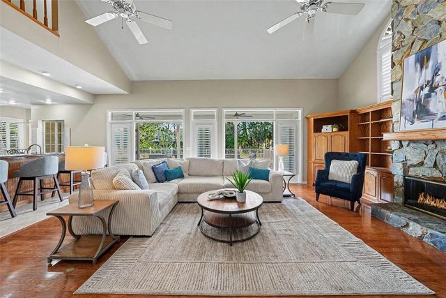833 MARCO DRIVE NE, St Petersburg, FL 33702