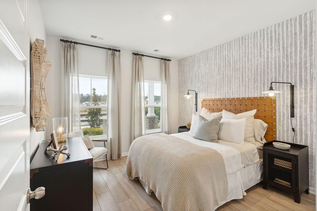 Image 12 of property listing at 1644 Locals Street, Summerville, SC 29485