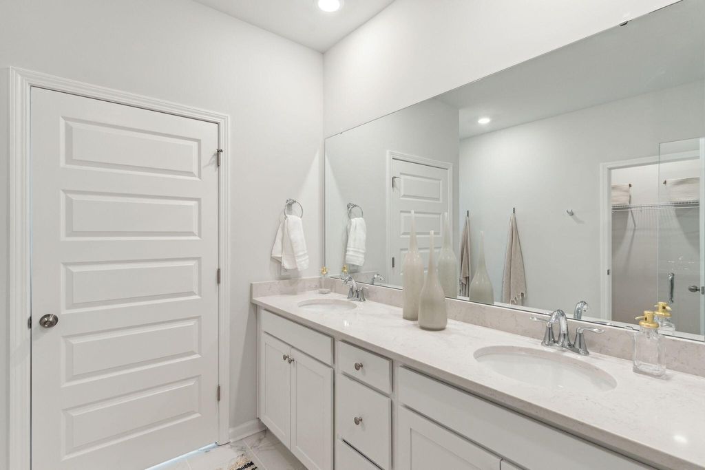 Image 16 of property listing at 1644 Locals Street, Summerville, SC 29485