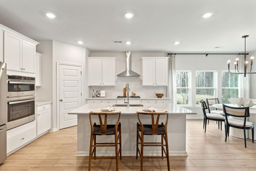 Image 8 of property listing at 1644 Locals Street, Summerville, SC 29485