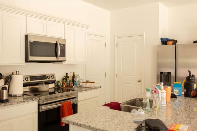 2015 HEMINGWAY CIRCLE, Groveland, FL 34736