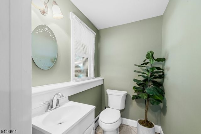 561 Rogers Dr, Roxbury Twp., NJ 07850