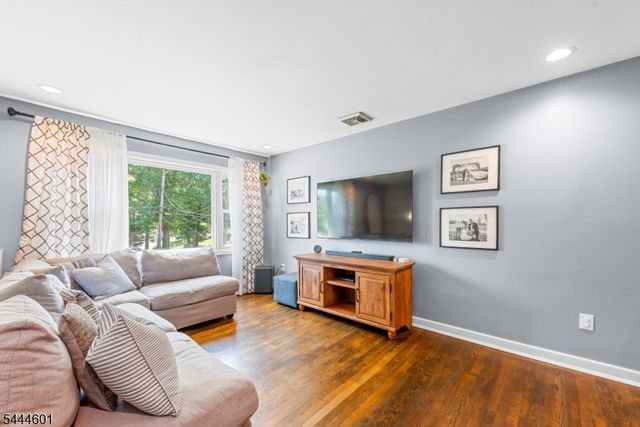 561 Rogers Dr, Roxbury Twp., NJ 07850