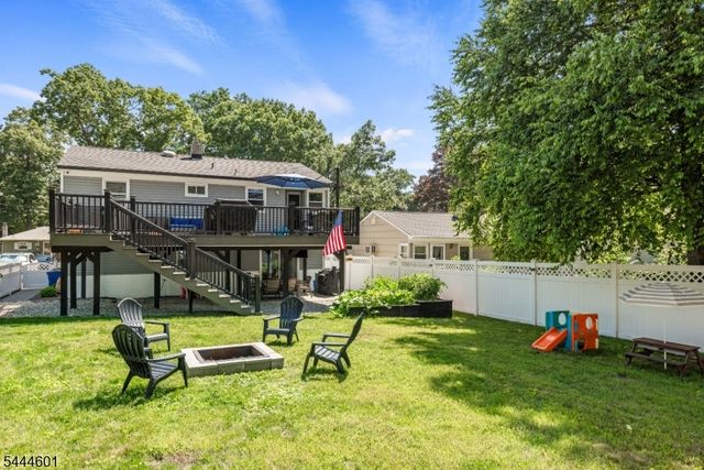 561 Rogers Dr, Roxbury Twp., NJ 07850