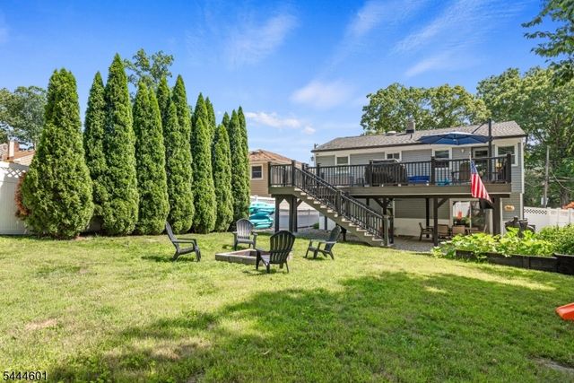 561 Rogers Dr, Roxbury Twp., NJ 07850