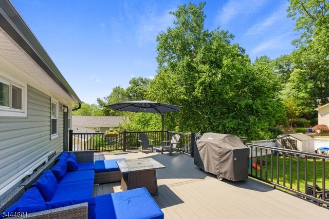 561 Rogers Dr, Roxbury Twp., NJ 07850