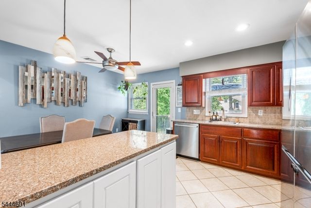 561 Rogers Dr, Roxbury Twp., NJ 07850