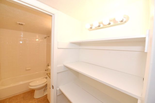 4033 Gilbert Avenue 104, Dallas, TX 75219