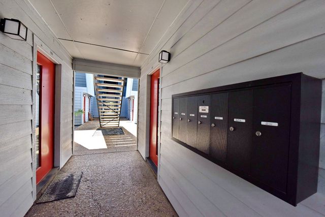 4033 Gilbert Avenue 104, Dallas, TX 75219