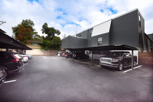 4033 Gilbert Avenue 104, Dallas, TX 75219