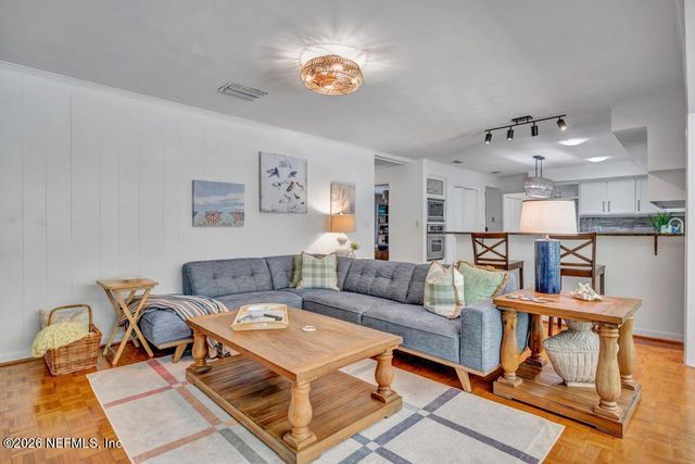 1452 SEMINOLE Road, Atlantic Beach, FL 32233