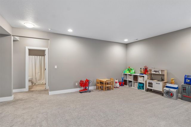 590 NE Meridian Drive, Waukee, IA 50263