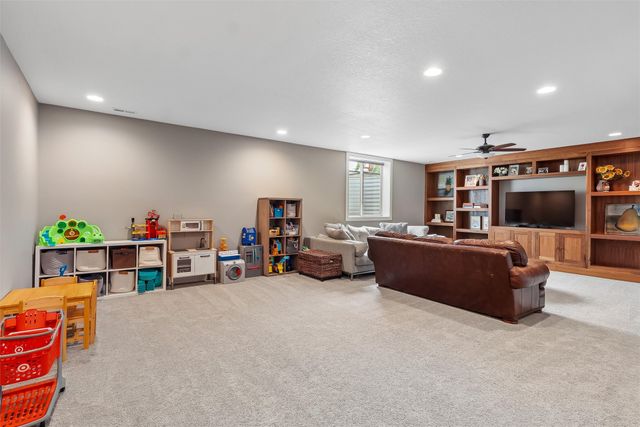 590 NE Meridian Drive, Waukee, IA 50263