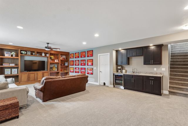 590 NE Meridian Drive, Waukee, IA 50263