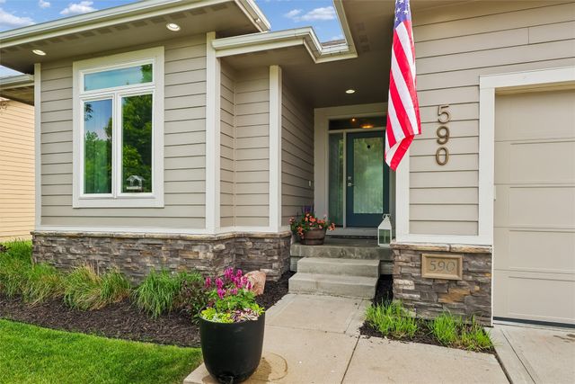 590 NE Meridian Drive, Waukee, IA 50263