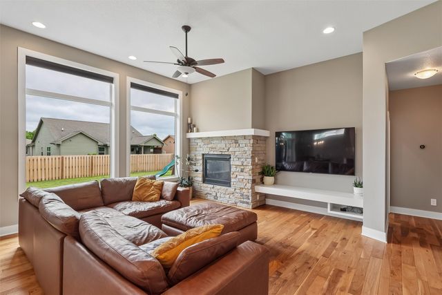 590 NE Meridian Drive, Waukee, IA 50263
