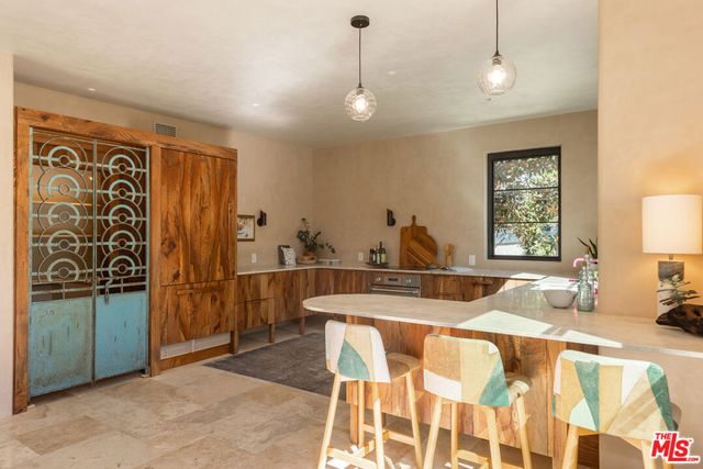 21165 Entrada Road, Topanga, CA 90290