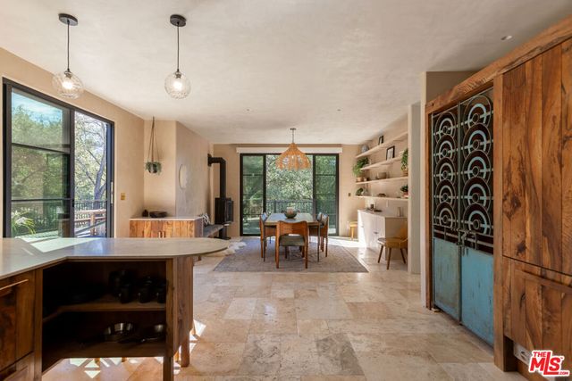 21165 Entrada Road, Topanga, CA 90290