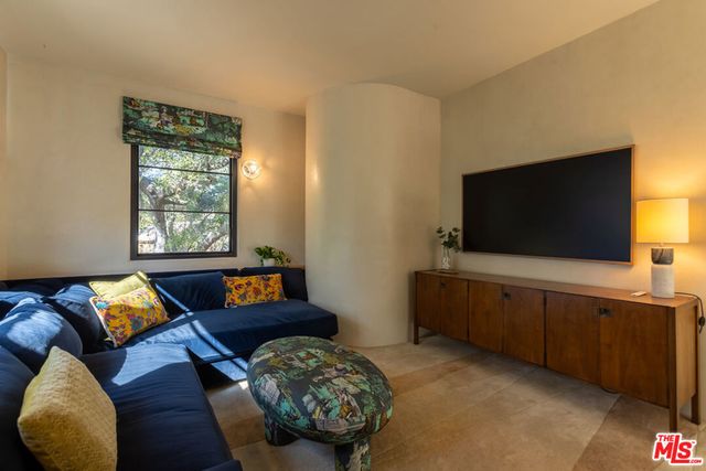 21165 Entrada Road, Topanga, CA 90290