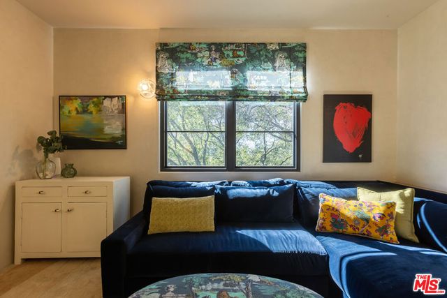 21165 Entrada Road, Topanga, CA 90290