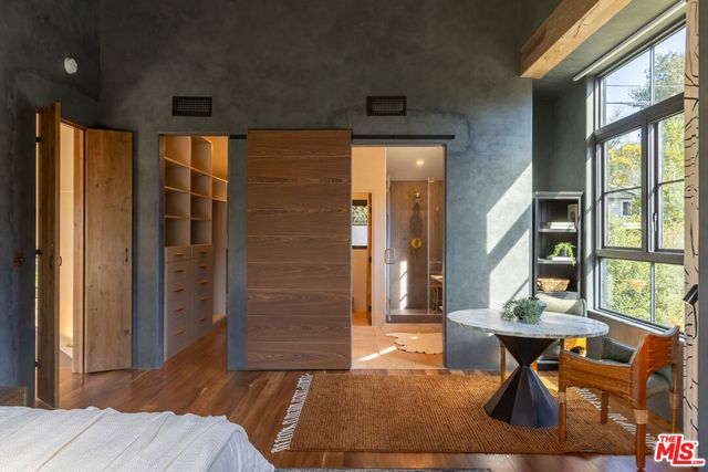 21165 Entrada Road, Topanga, CA 90290