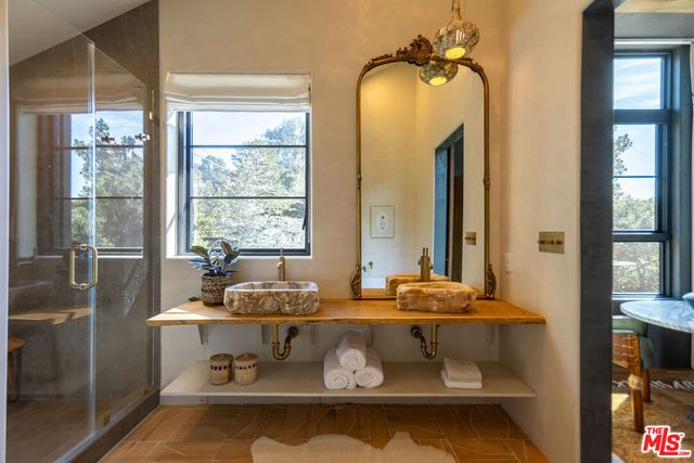 21165 Entrada Road, Topanga, CA 90290