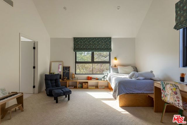 21165 Entrada Road, Topanga, CA 90290