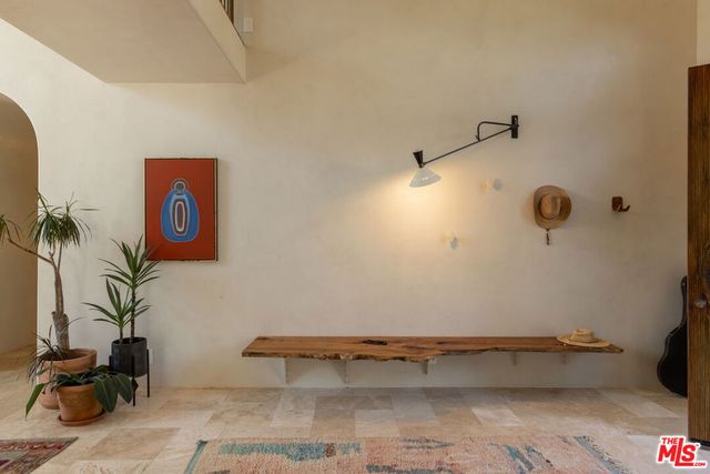 21165 Entrada Road, Topanga, CA 90290