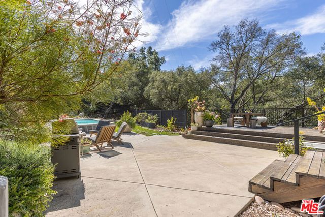 21165 Entrada Road, Topanga, CA 90290