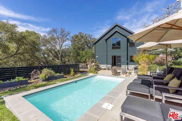 21165 Entrada Road, Topanga, CA 90290