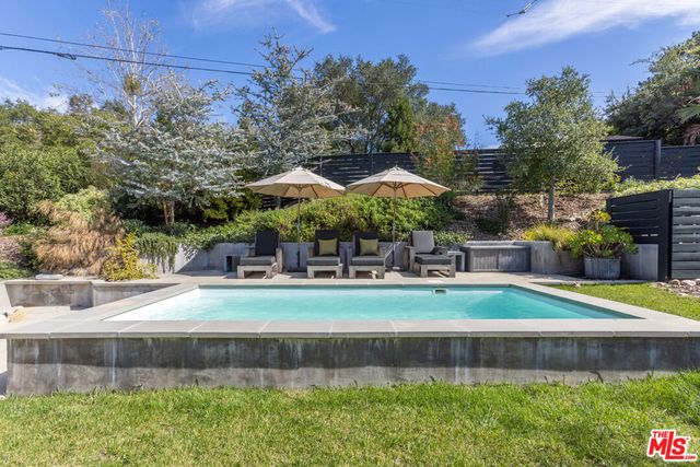 21165 Entrada Road, Topanga, CA 90290