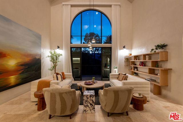 21165 Entrada Road, Topanga, CA 90290