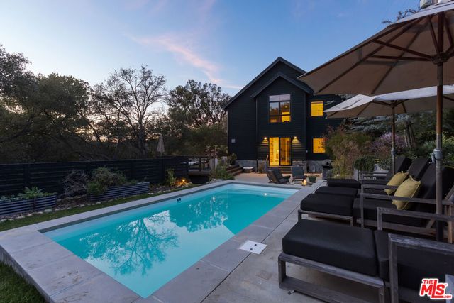 21165 Entrada Road, Topanga, CA 90290