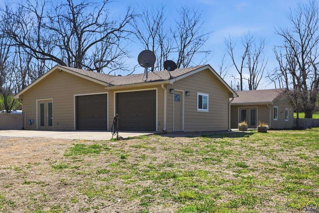 9540 SW Hodges RD, Auburn, KS 66402