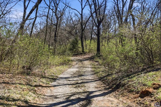 9540 SW Hodges RD, Auburn, KS 66402