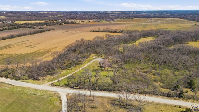 9540 SW Hodges RD, Auburn, KS 66402