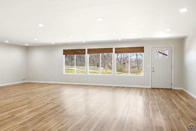 9540 SW Hodges RD, Auburn, KS 66402