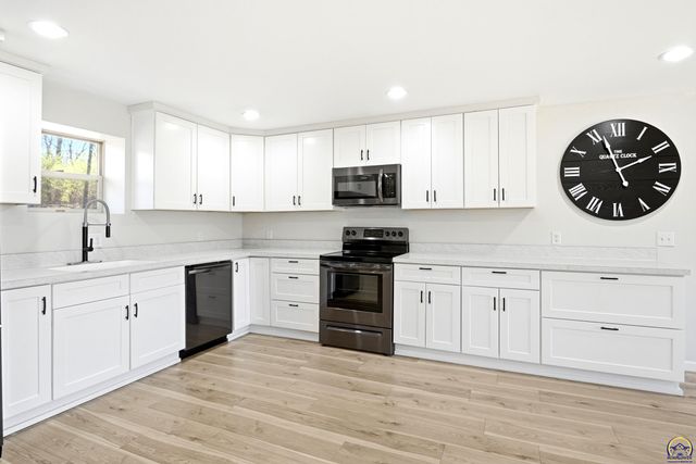 9540 SW Hodges RD, Auburn, KS 66402