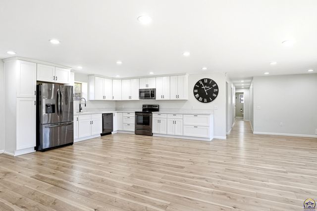 9540 SW Hodges RD, Auburn, KS 66402