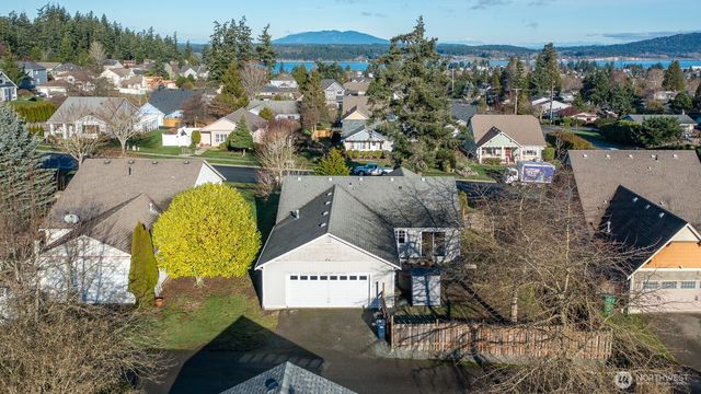 2209 25th Street, Anacortes, WA 98221