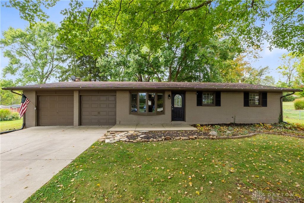 3930 Beechwood Drive, Bellbrook, OH 45305