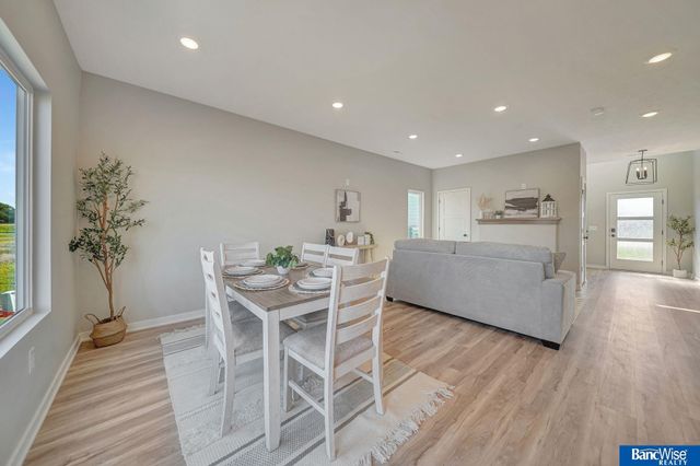 3556 Pearl Crescent Drive, Lincoln, NE 68504