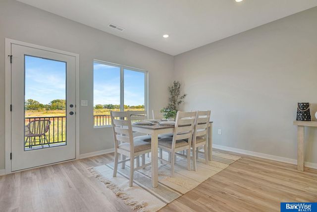 3556 Pearl Crescent Drive, Lincoln, NE 68504