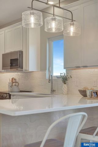 3556 Pearl Crescent Drive, Lincoln, NE 68504